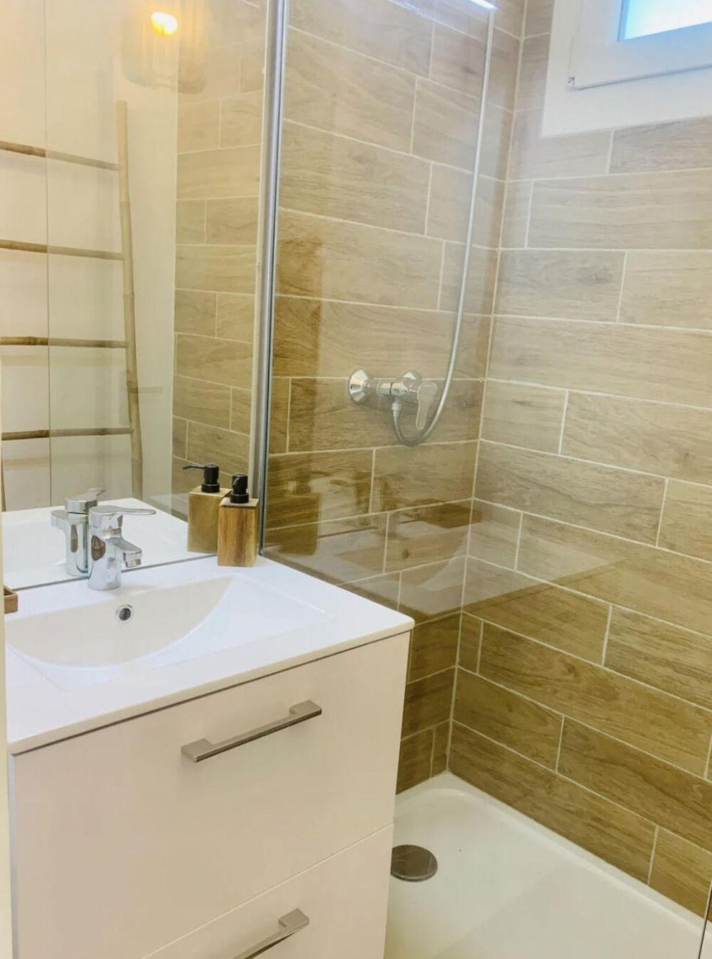 Location Appartement Beau 3P meublé avec balcon Idéal Coloc ou Famille Marseille 9
