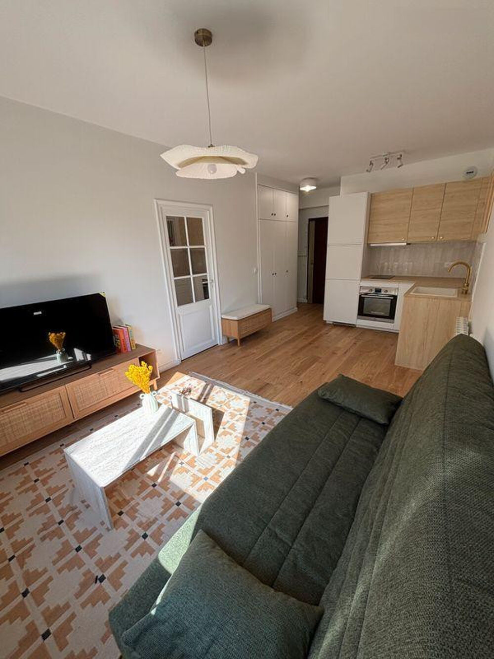 Location Appartement Studio meublé tout équipé refait à neuf – Suresnes Suresnes