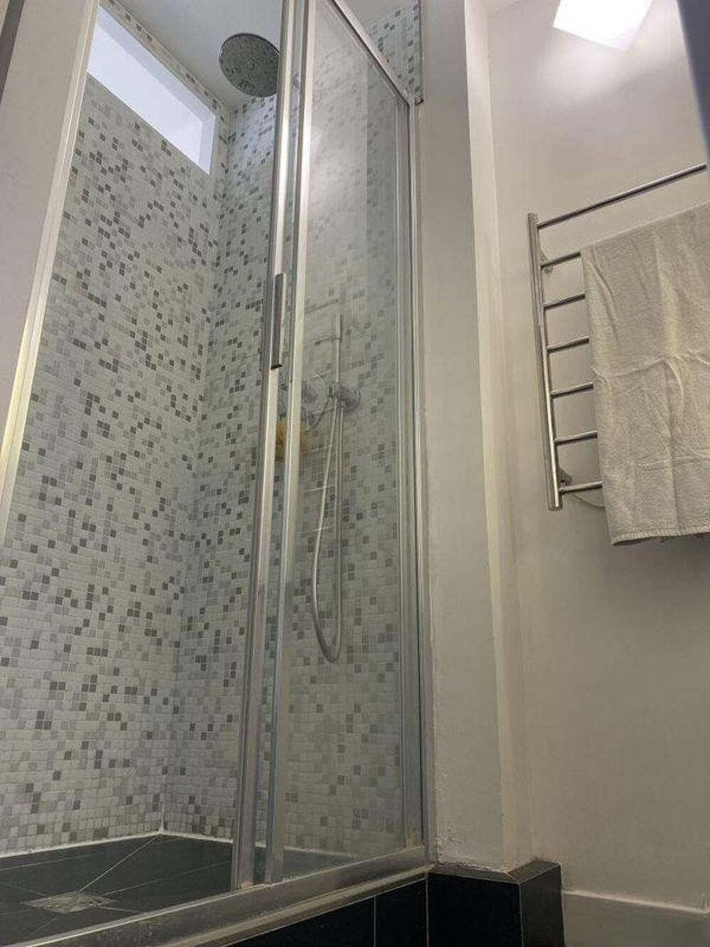 Location Appartement Appartement 2 pièces butte Bergeyre au calme Paris 19