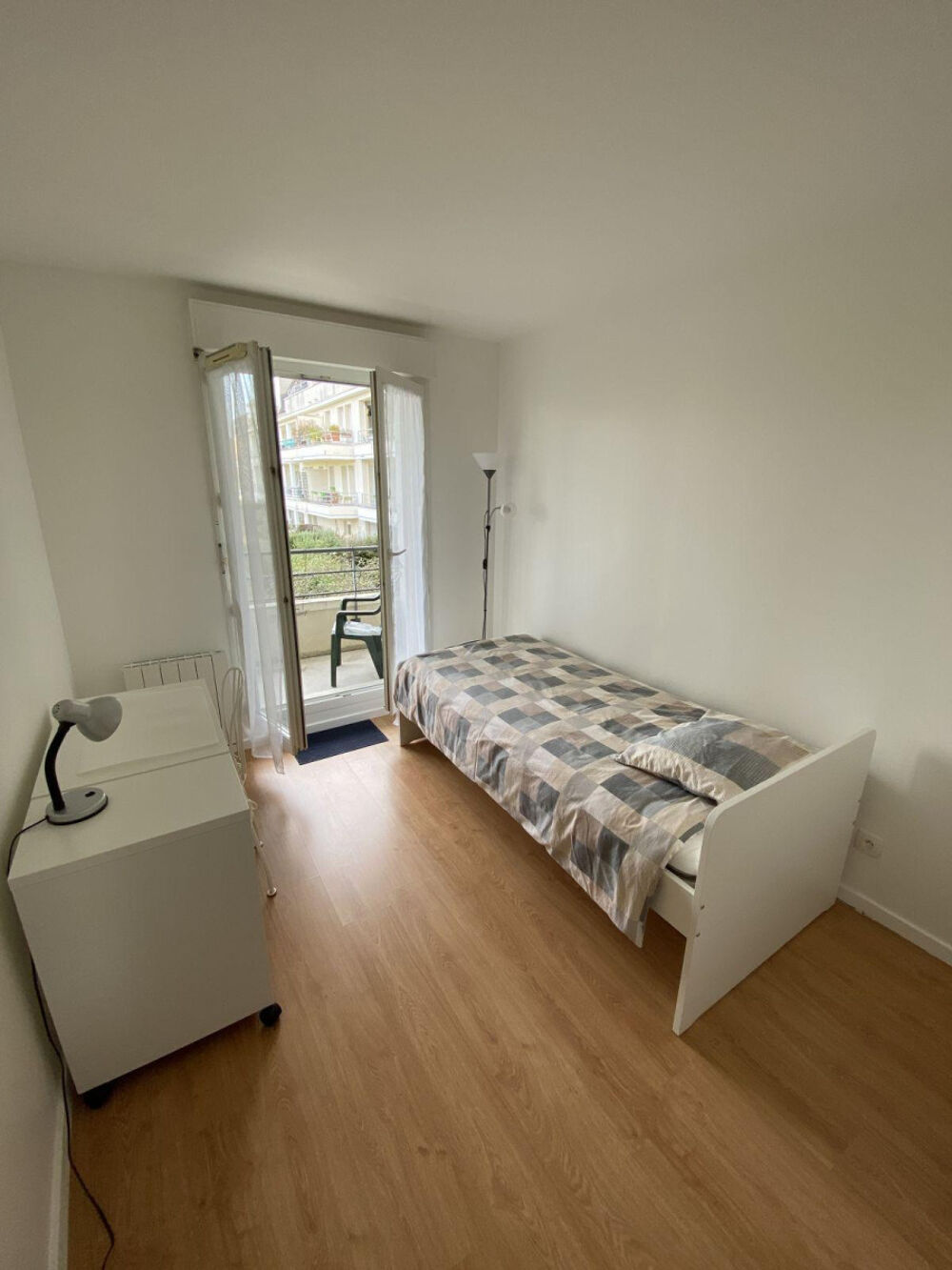 Location Appartement Chambre meublée avec balcon Cergy le Haut Cergy