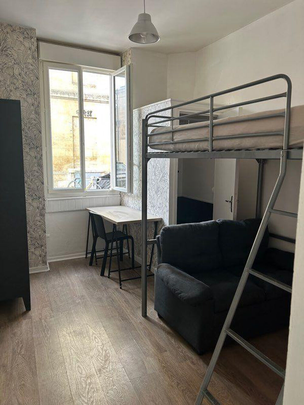 Location Appartement Beau studio meublé 22m2 Place de la Victoire Bordeaux