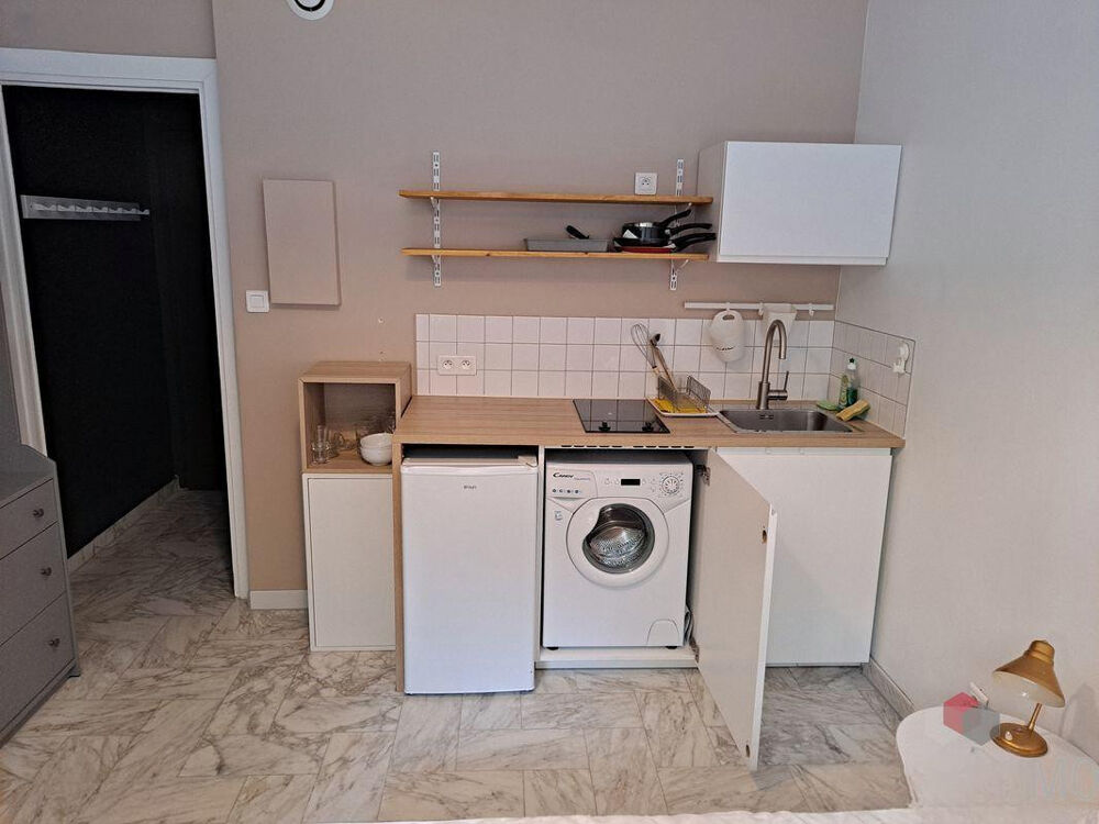Location Appartement Studio meublé 1 pièce 17 m² Toulon