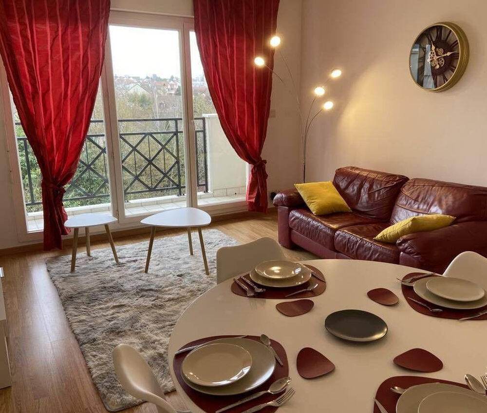 Location Appartement Beau 3 pièces 58m² situé en face de la gare Houilles