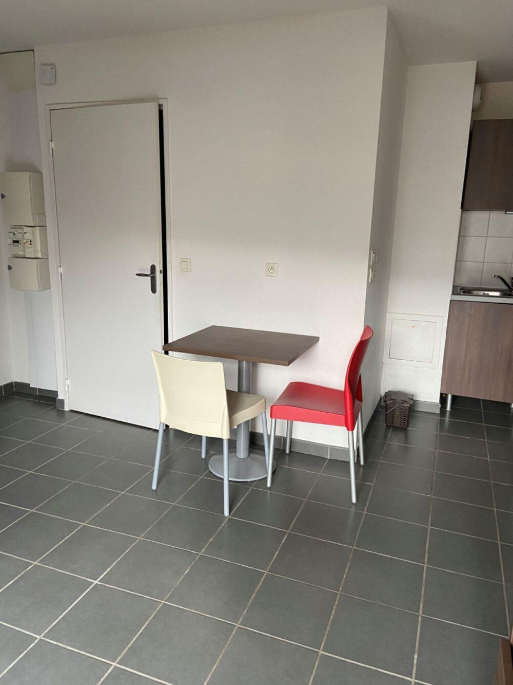 Location Appartement Studio de 22m2 Résidence ISIS CARRE DES HALLES Grenoble