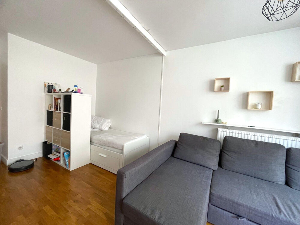 Location Appartement Studio avec balcon - Mairie du 18ème - Paris Paris 18