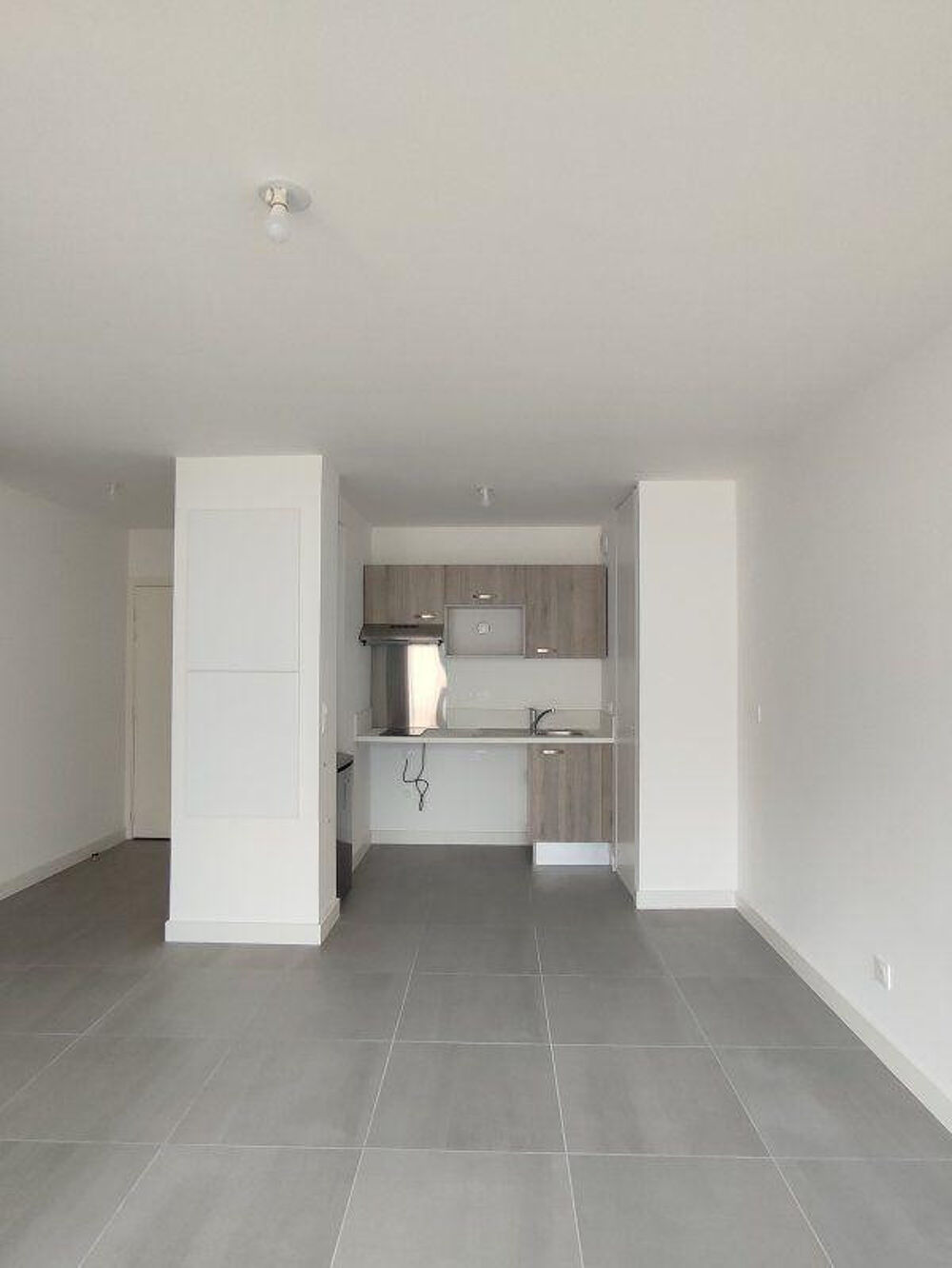 Location Appartement Agréable 2 pièces loggia quartier des Capucins Bordeaux