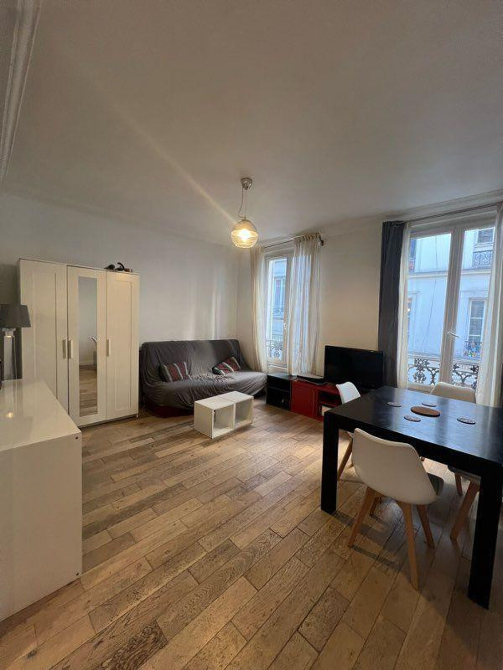 Location Appartement Beau T3 meublé authentique 45m² Paris 18