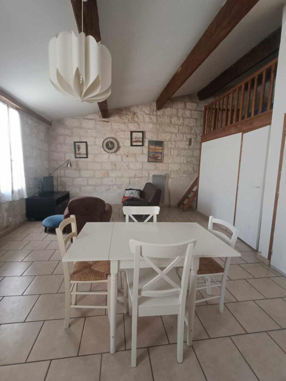 Location Appartement Le charme de l'ancien. Aigues-mortes