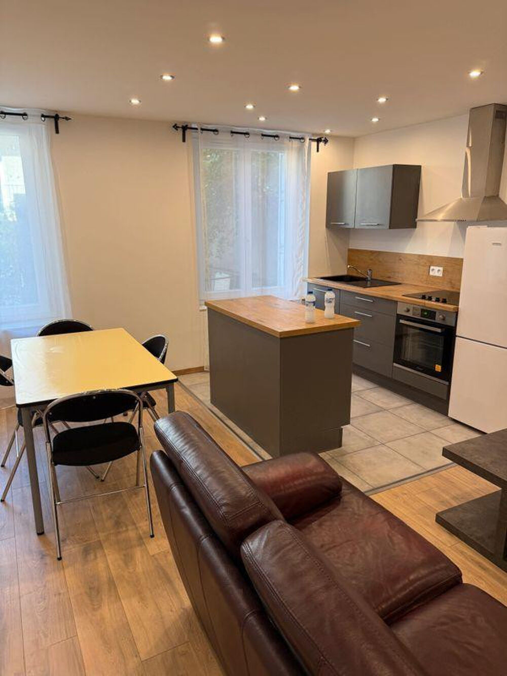 Location Appartement HYPER CENTRE- Charmant T2 refait à neuf Saint-Étienne