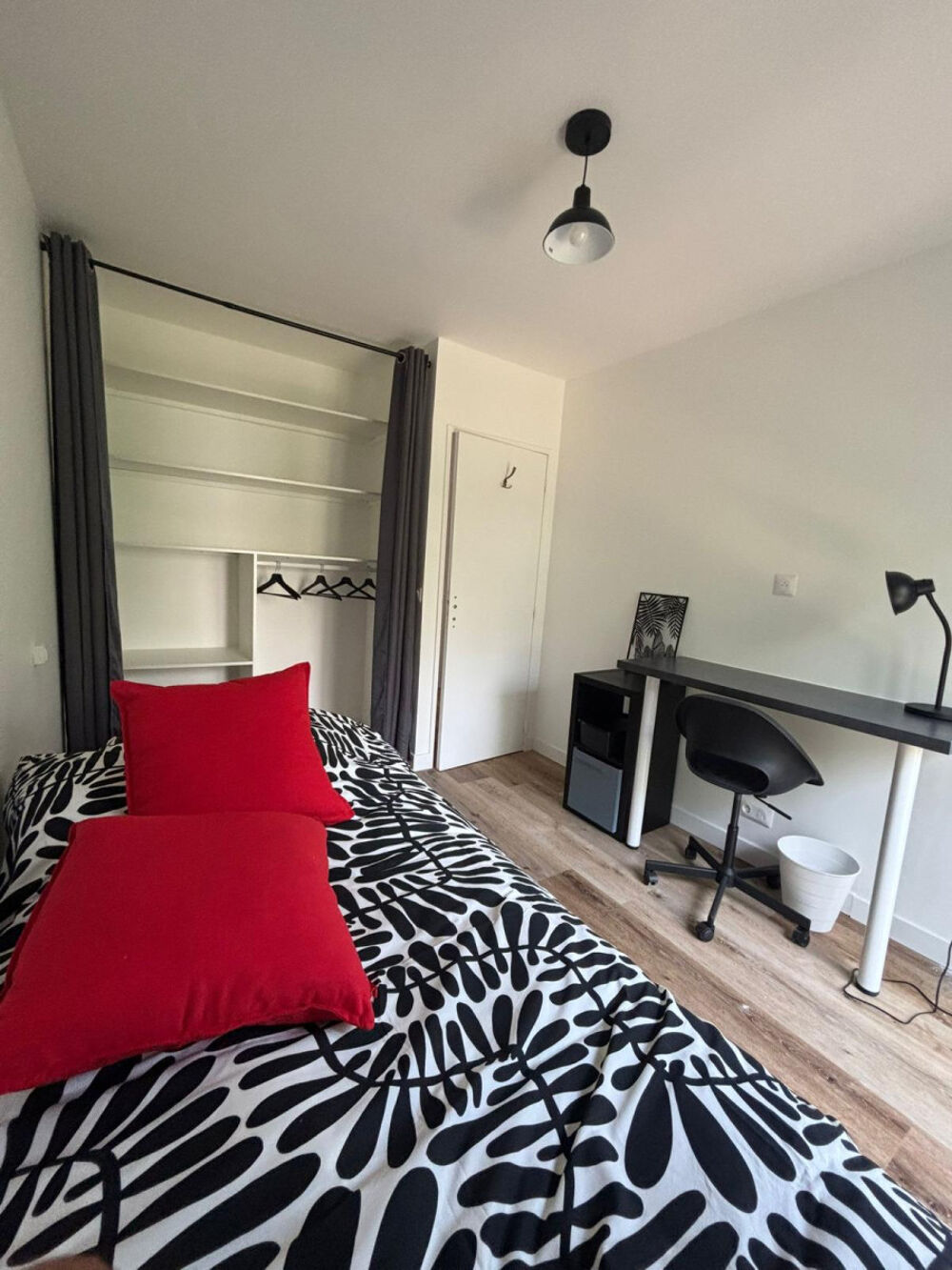 Location Appartement Colocation féminine a Évry ? Évry-courcouronnes