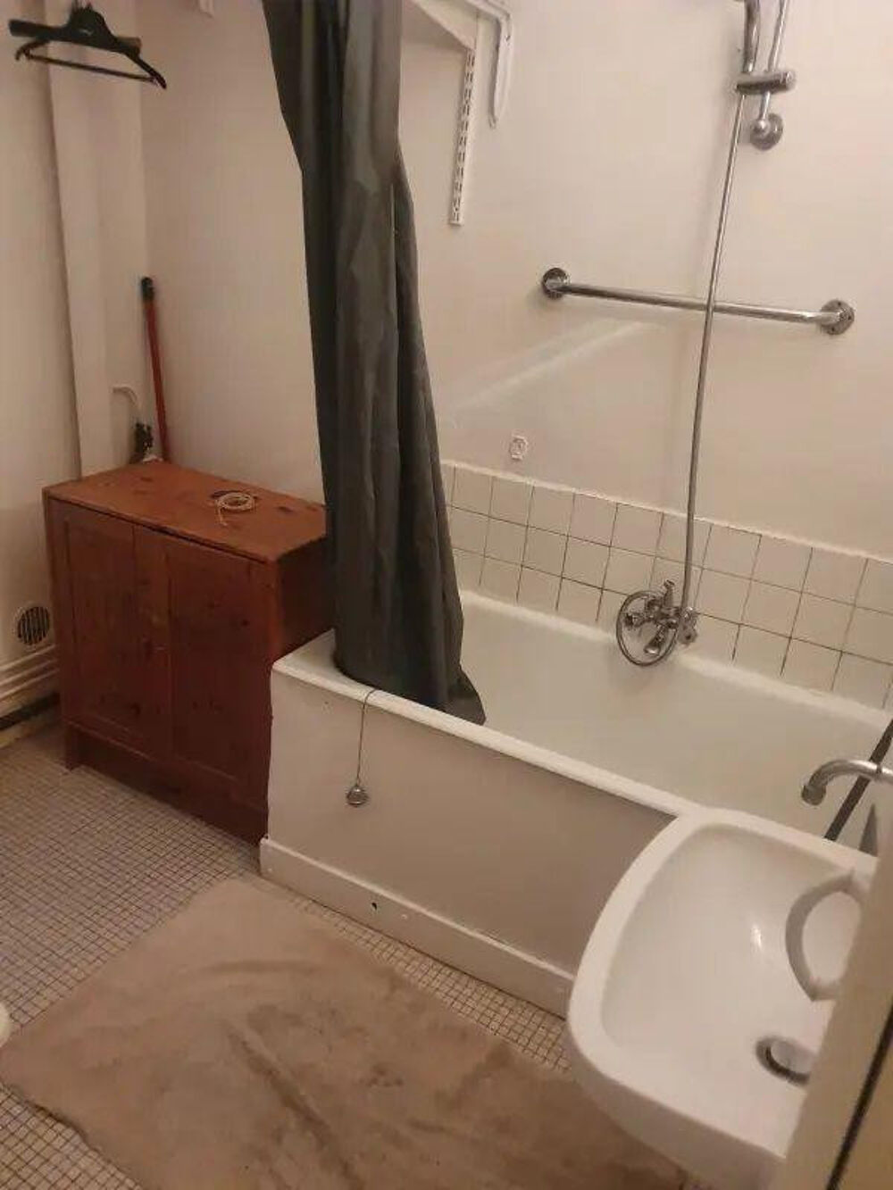 Location Appartement Appartement lumineux et bien équipé Paris 10