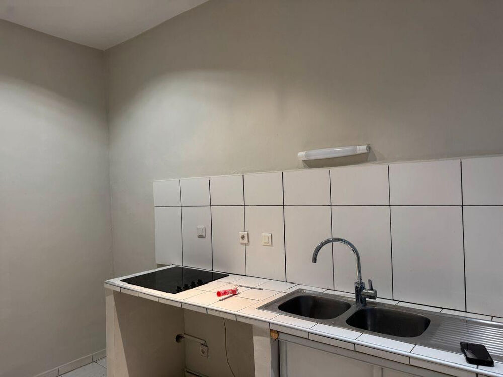 Location Appartement Loue t2 longchamp-reformés, calme avec cour Marseille 1