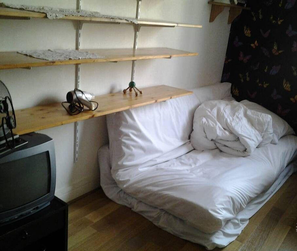 Location Appartement Belle chambre meublée chez l'habitant à Nanterre Nanterre