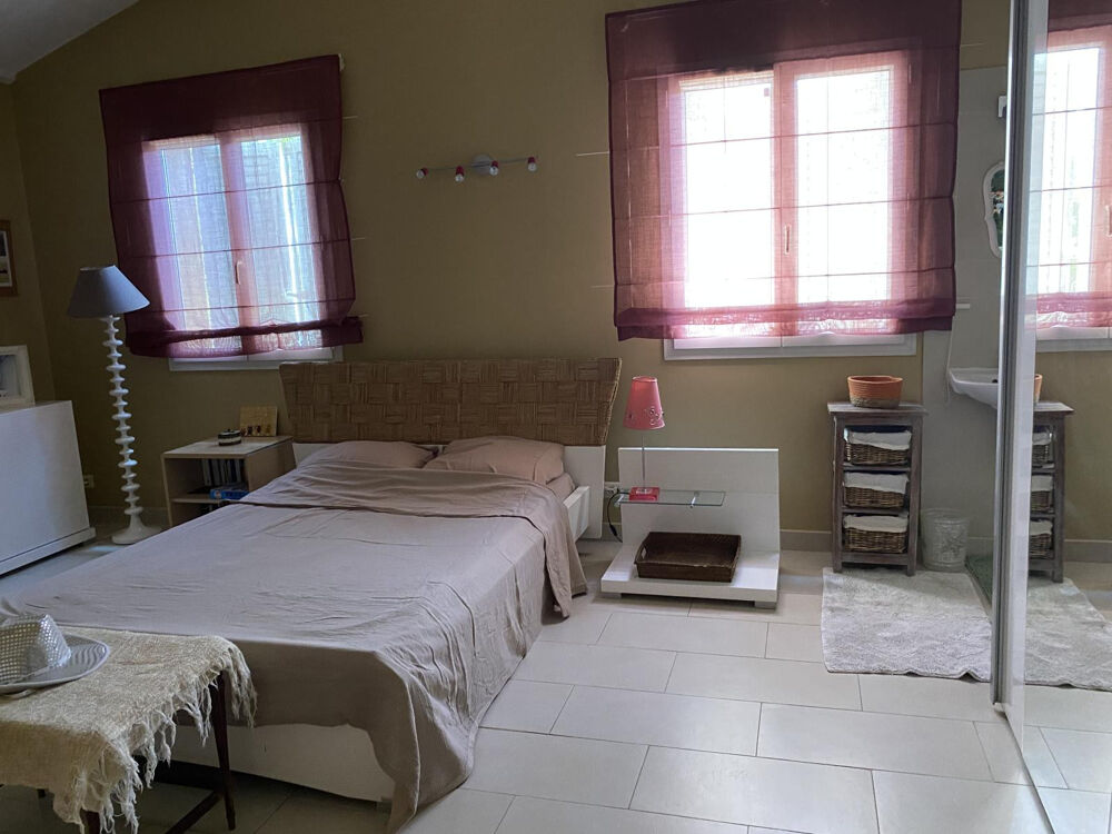 Location Appartement Très belle et grande chambre meublée Curis-au-mont-d'or#curis-au-mont-d&