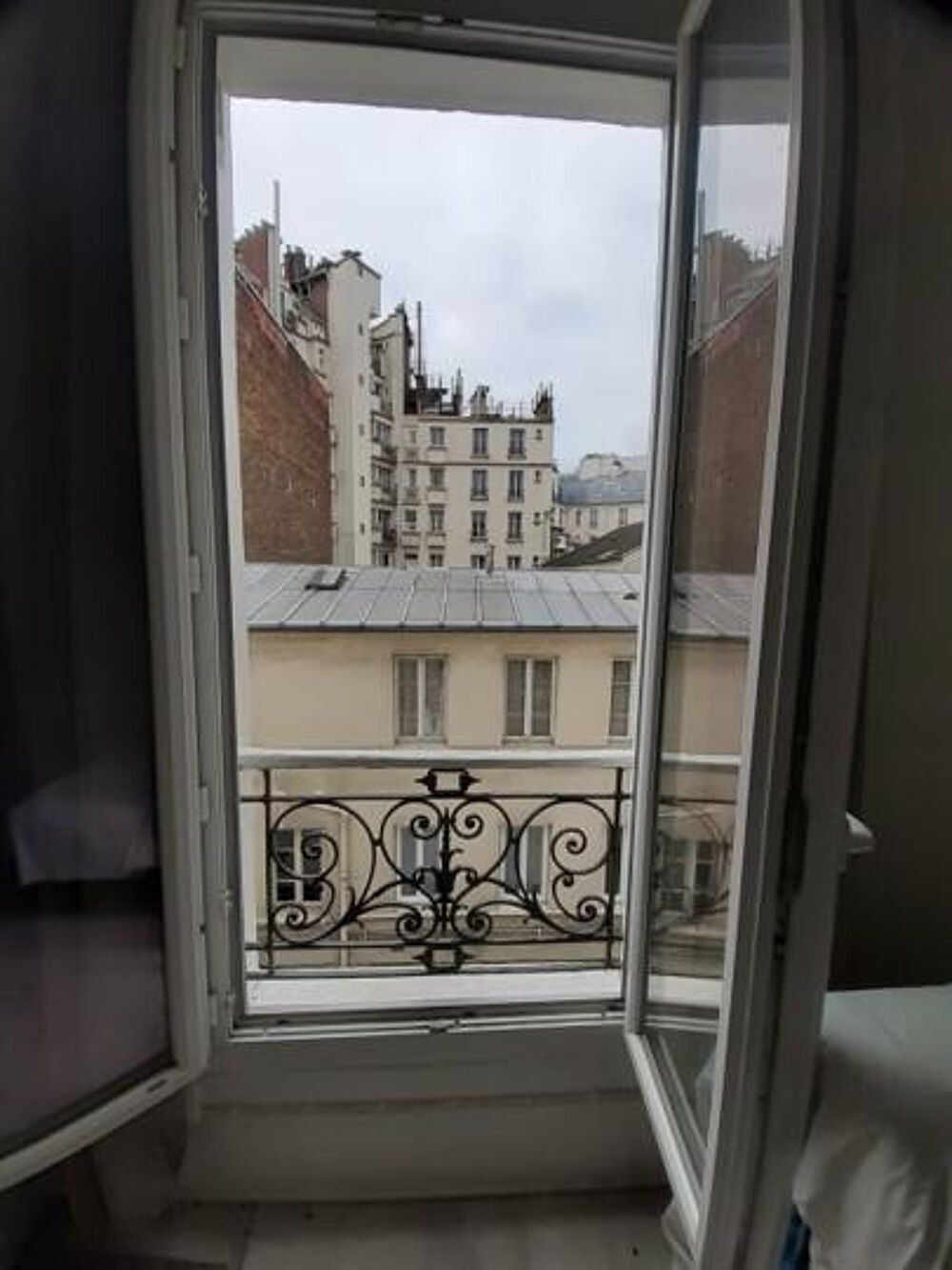 Location Appartement Studio à louer Paris 10 ème Paris 10