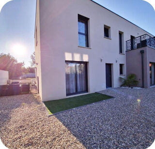  Appartement à louer 5 pièces 170 m²