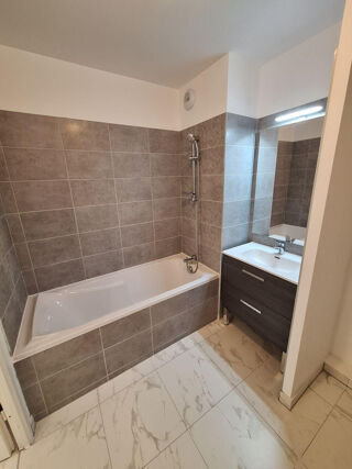  Appartement à louer 2 pièces 41 m²