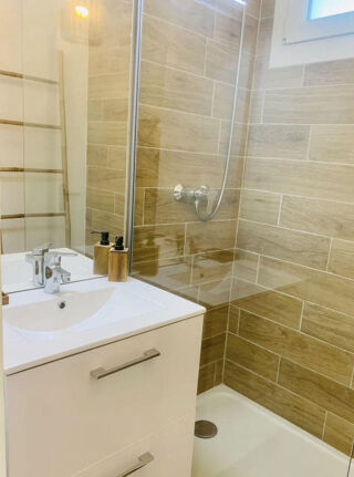  Appartement à louer 3 pièces 65 m²