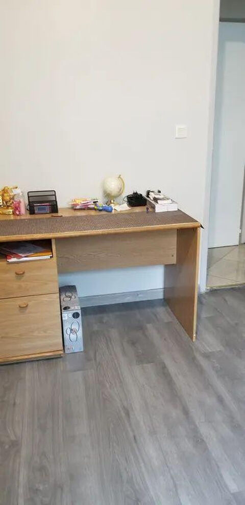   Chambre pour �tudiant chez l'habitant � Evry Appartement - 1 pi�ce(s) - 100 m�