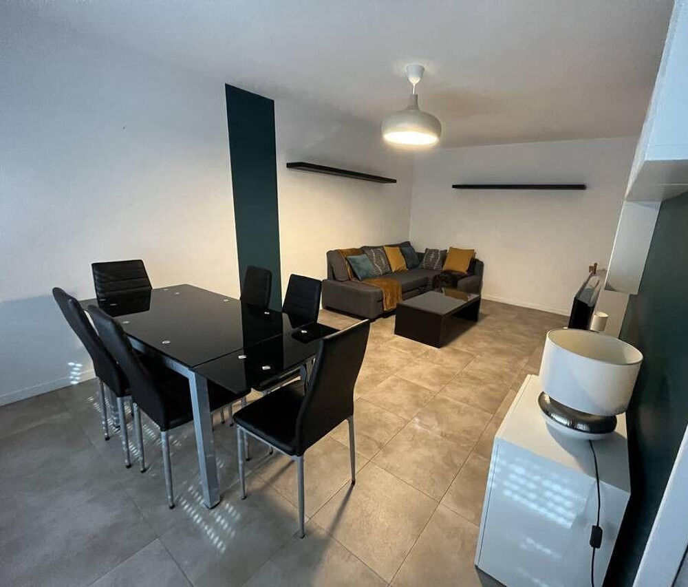 Location Appartement Chambre dispo dans belle coloc 65m² avec parking Rennes