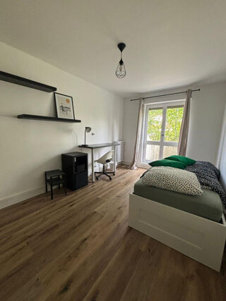  Appartement à louer 5 pièces 99 m²