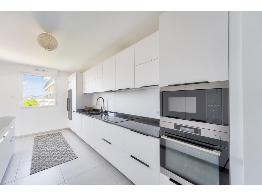 Vente Appartement Nice Cimiez - Rare - Toit-terrasse avec espace de vie de 152 m2 et ses deux immenses terrasses Nice