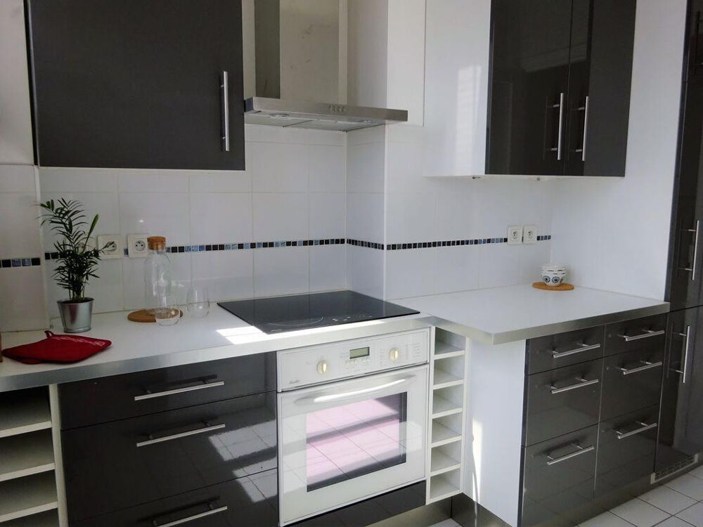 Location Appartement 46 m2 meublé - 6è étage avec ascenseur - parking Paris 12