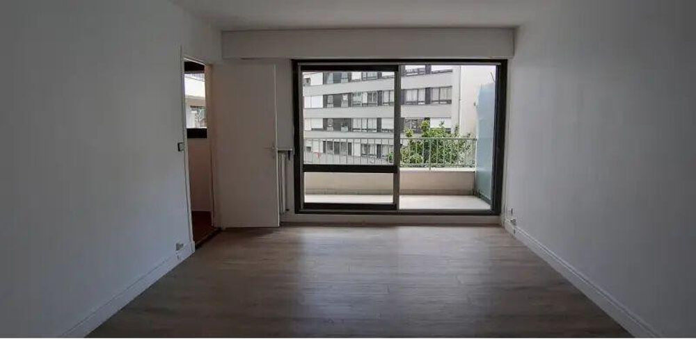 Location Appartement Joli studio, résidence sécurisée, grand balcon Paris 11