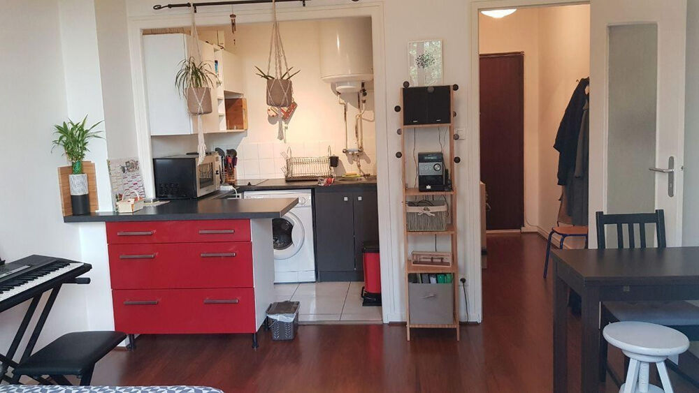 Location Appartement Loue joli studio meublé, au calme centre ville Grenoble