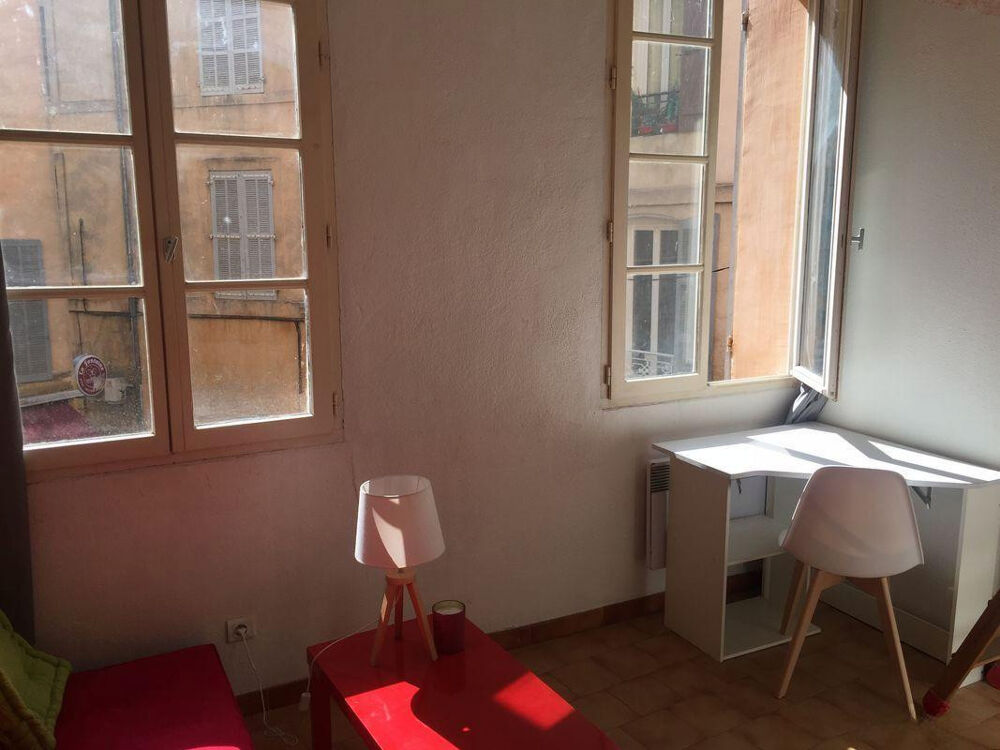 Location Appartement Beau studio meublé 20m² Aix hypercentre Aix-en-provence