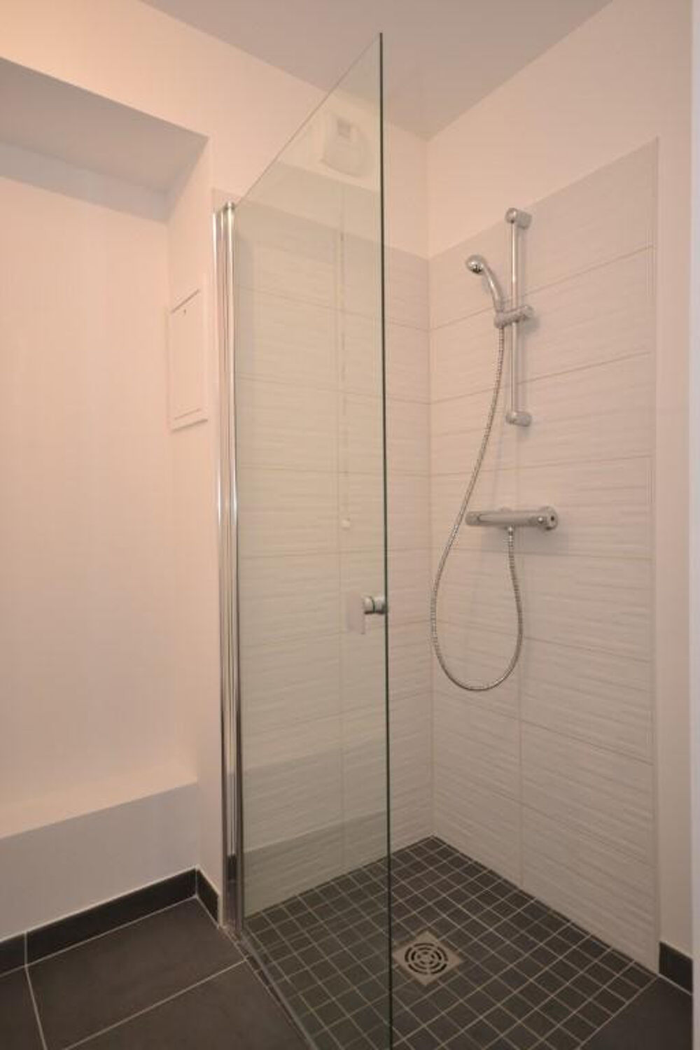 Location Appartement Magnifique studio Courbevoie proche La Défense Courbevoie