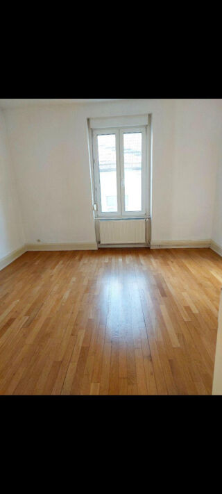  Appartement à louer 3 pièces 65 m²