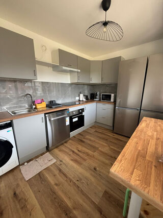  Appartement � louer 5 pi�ces 99 m�