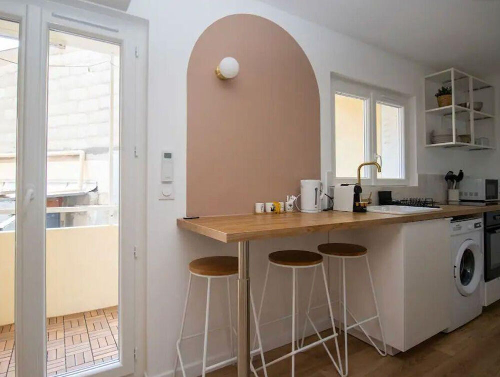 Location Appartement T2 terrasse meublé CC bail mobilité Marseille 7
