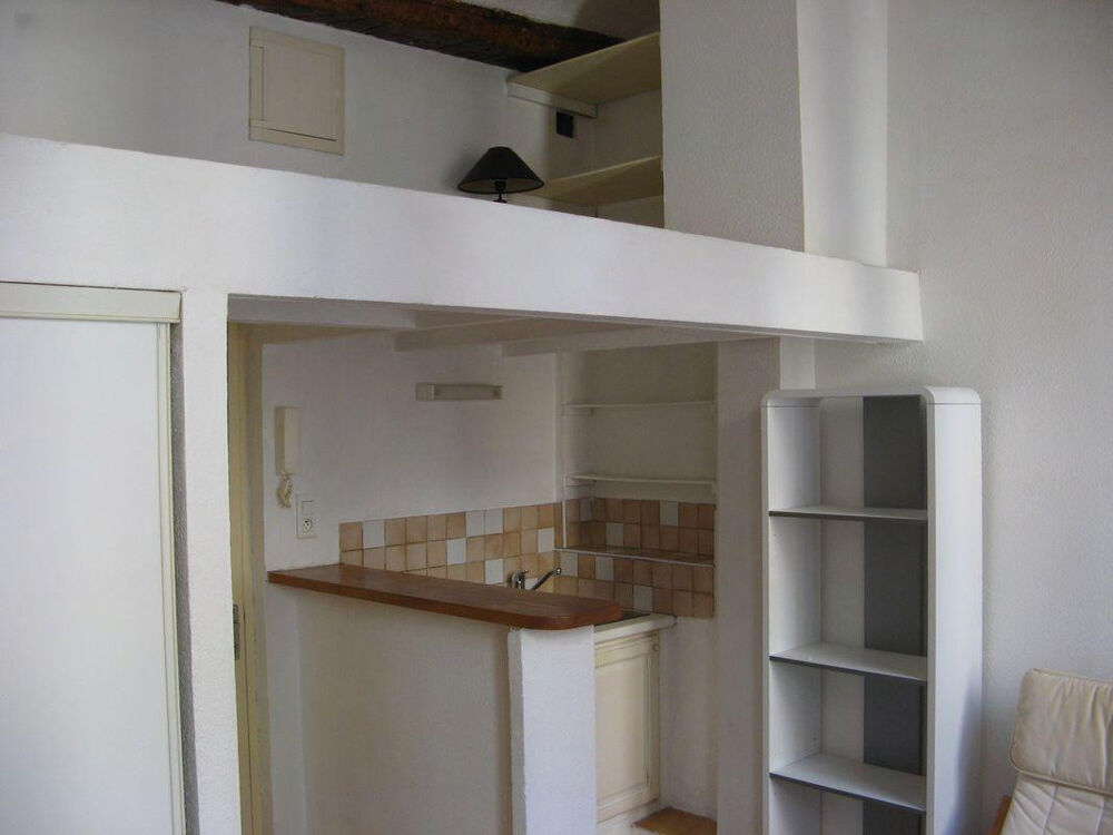 Location Appartement Beau studio meublé 20m² Aix hypercentre Aix-en-provence