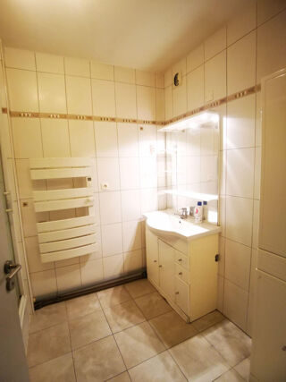  Appartement à louer 3 pièces 65 m²