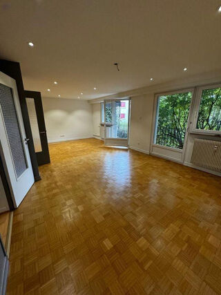  Appartement à louer 4 pièces 90 m²