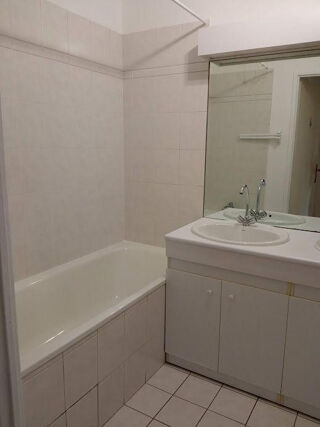  Appartement à louer 3 pièces 63 m²