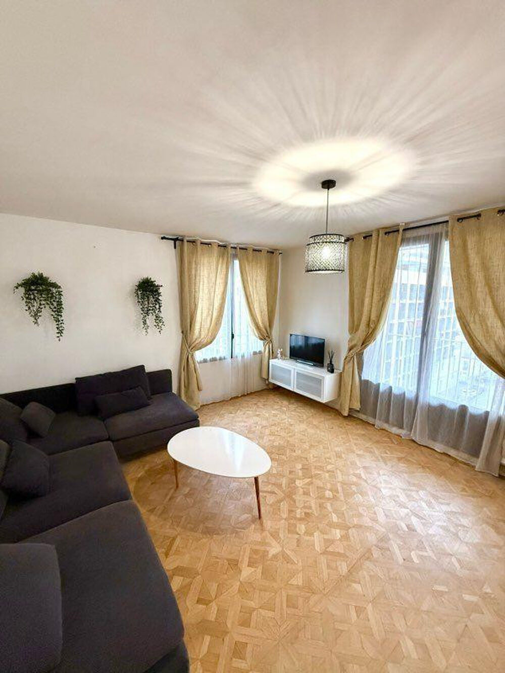 Location Appartement Bel appartement T3 73m²  La Joliette Marseille 2