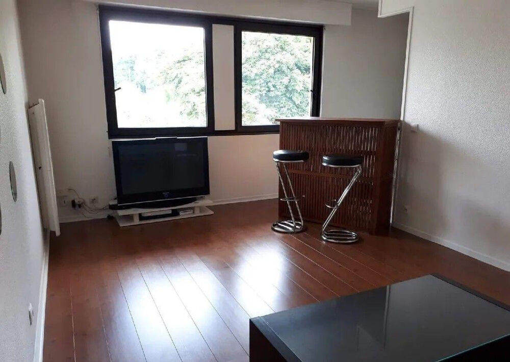 Location Appartement Beau studio meublé 31m² Caudéran au calme Bordeaux