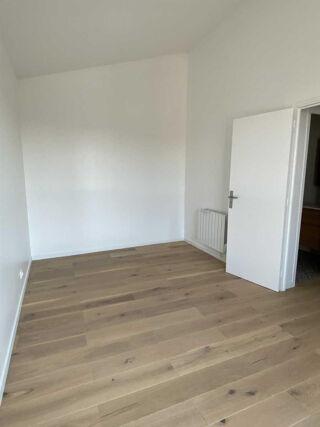  Appartement à louer 2 pièces 42 m²