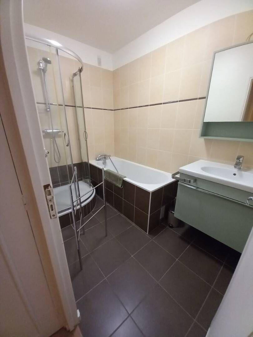 Location Appartement Chambre avec parking, piscine, tennis, minigolf Fontenay-le-fleury
