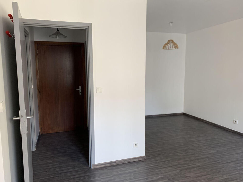 Location Appartement STUDIO 32 m² garage centre-ville d'Arles arènes. Arles