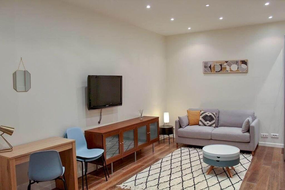Location Appartement Charmant studio meublé de 32m² sur cour paisible Paris 17