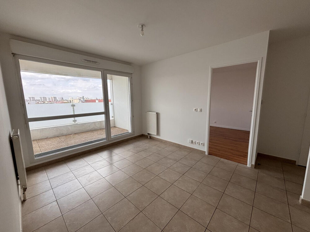 Location Appartement Dernière étage, refait neuf, une place de parking Nanterre