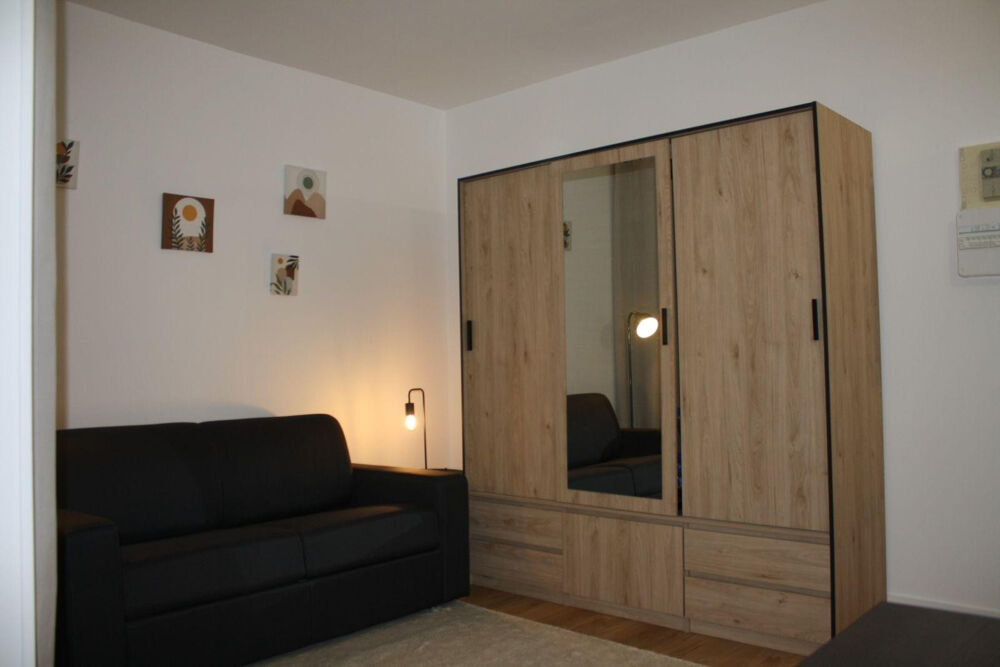Location Appartement Beau studio meublé 23m² traversant refait à neuf Lille