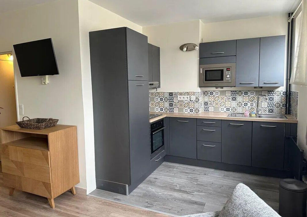 Location Appartement Beau 2P meublé et rénové 38m², lumineux, vue Seine Paris 16