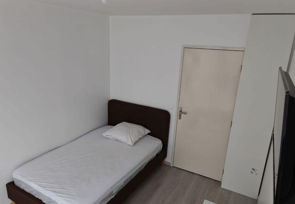 Chambre avec douche disponible immédiatement