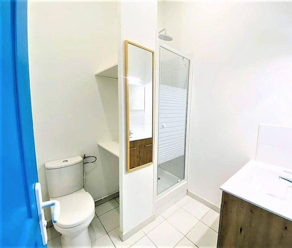 Location Appartement Grand studio, calme et lumineux 20m² refait à neuf Marseille 4