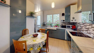  Appartement à louer 4 pièces 80 m²